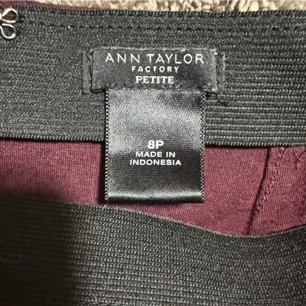 Ann Taylor Factory Deep Burgundy Pencil Skirt - Picture 3 of 3